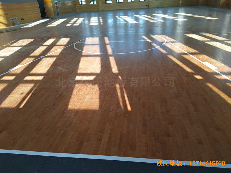 武漢廣阜屯小學(xué)清江錦城分?；@球館運(yùn)動地板施工案例5